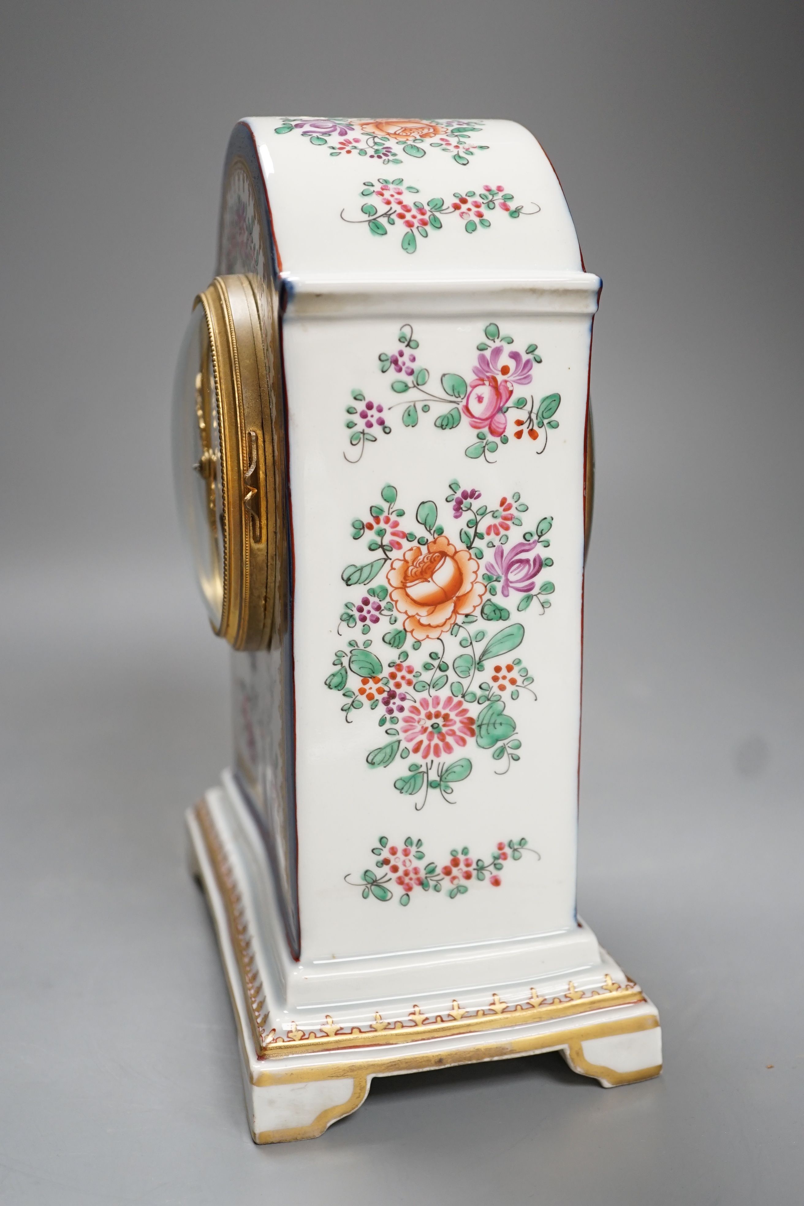 A Samson of Paris porcelain mantle clock, in Chinese export style - 23cm high